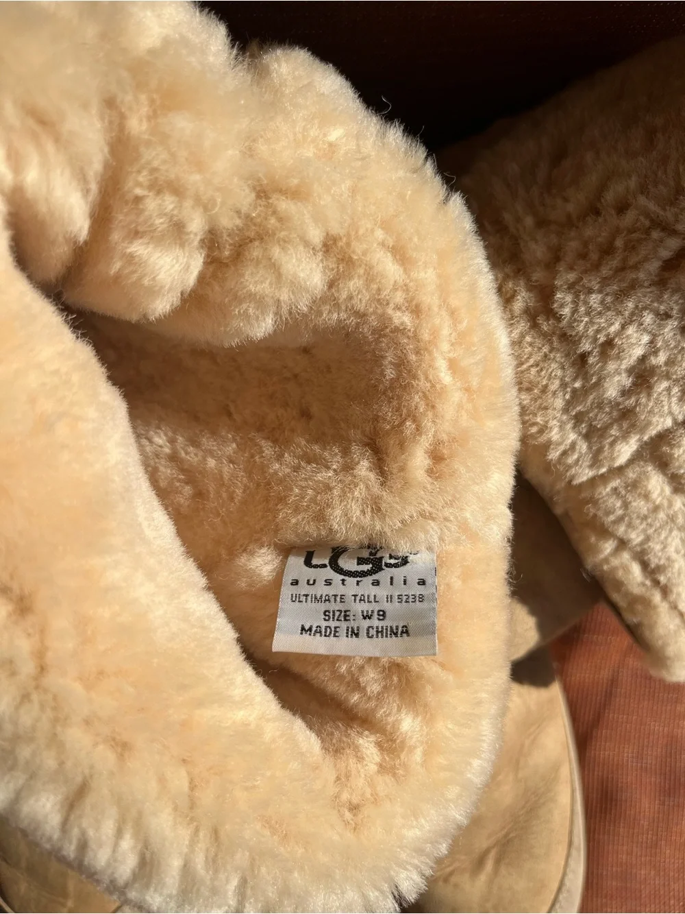 UGG Rare Australia Ultimate Tall II 5236 Women’s 9 Rugged Rubber Sole
